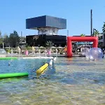 Grand Tres Agreable Avec Bar, Cuisine Et Terrasse 公寓