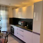 Grand Tres Agreable Avec Bar, Cuisine Et Terrasse * 케인즈수르메르