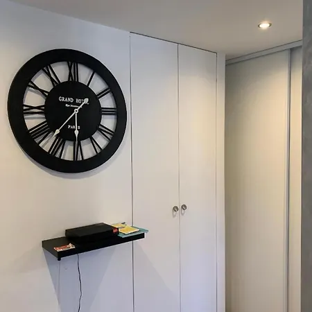 Grand Tres Agreable Avec Bar, Cuisine Et Terrasse Apartmán *