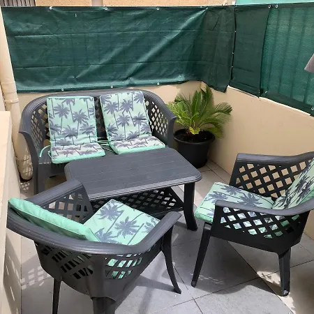 Apartment Grand Tres Agreable Avec Bar, Cuisine Et Terrasse